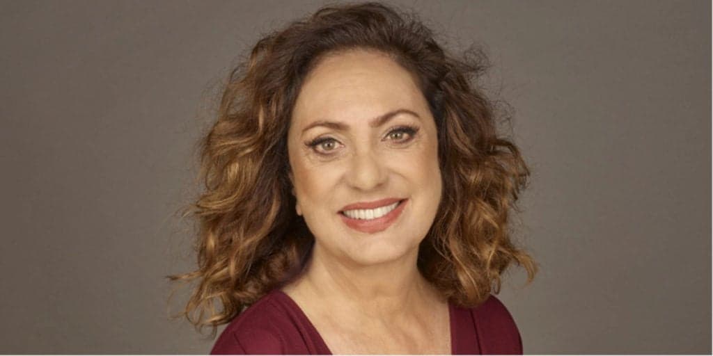Eliane Giardini faz trabalho admirável, ganha espaço na TV e vira uma das maiores atrizes do país