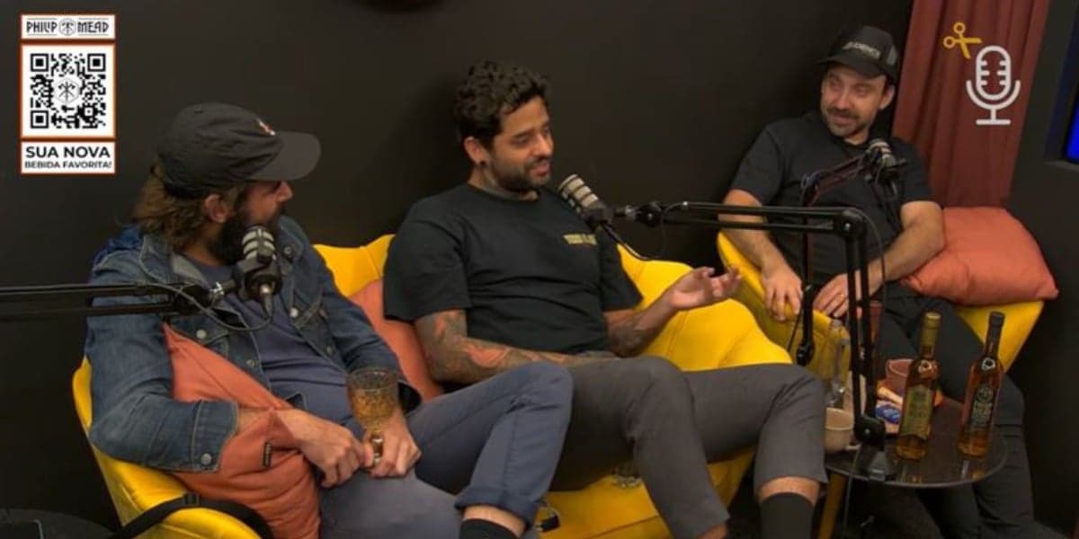 Lucas Silveira, do Fresno, fez revelações sobre Chitãozinho e Xororó (Foto: Reprodução/YouTube)