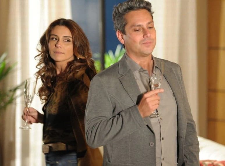 http://tvfoco.uai.com.br/wp-content/uploads/2015/05/Daniela-Mercury.jpg