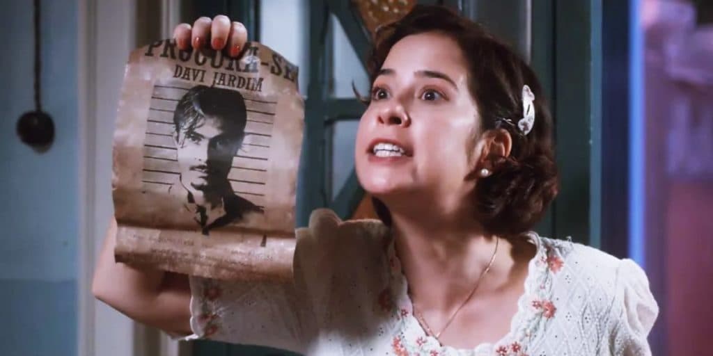 Além da Ilusão - Heloísa descobre que Rafael é Davi, assassino de Elisa, e o arremessa contra a parede: "Está atrás de vingança?"