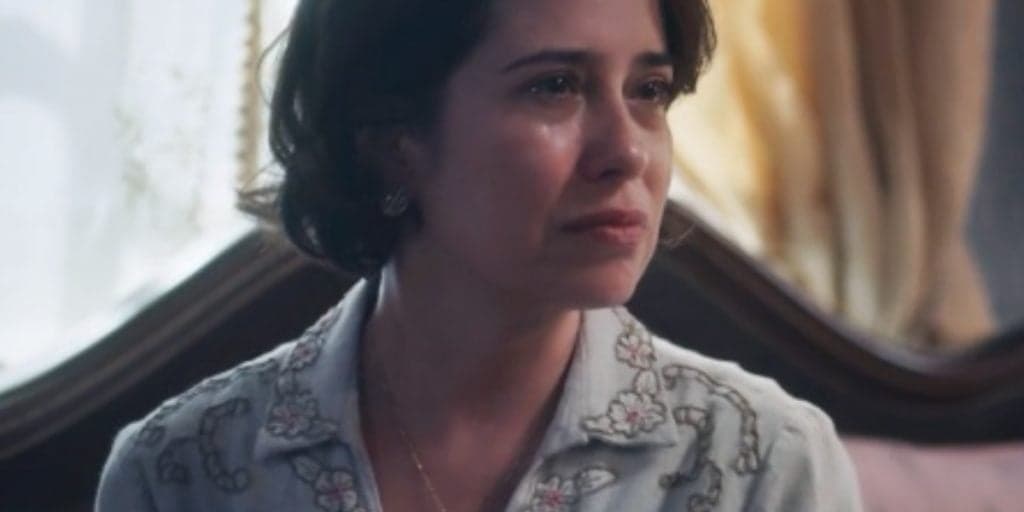 Além da Ilusão - Heloísa passa mal, teme doença e médico choca: "Grávida"