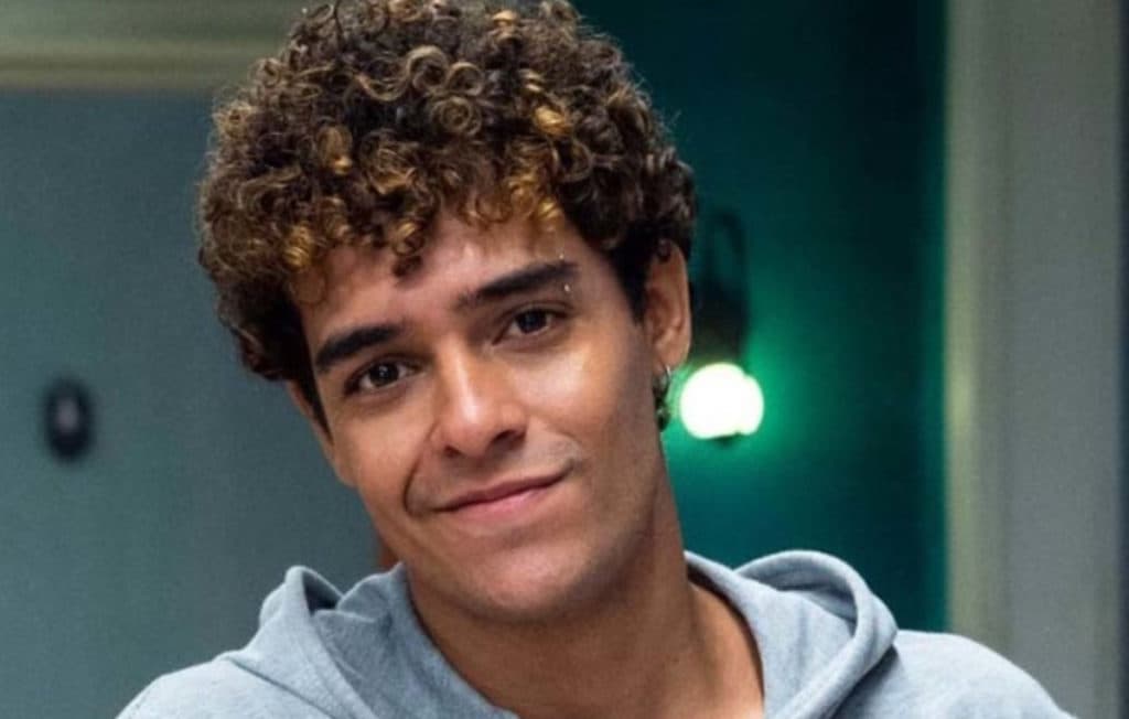 Ator de Cara e Coragem sofreu ataques homofóbicos; veja quem é o companheiro de Igor Fernandez