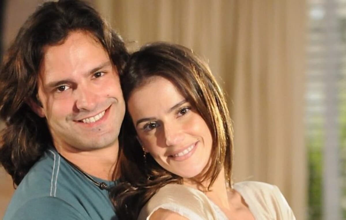 Iran Malfitano e Deborah Secco em A Favorita (Foto: Reprodução) Iran Malfitano e Deborah Secco em A Favorita (Foto: Reprodução)