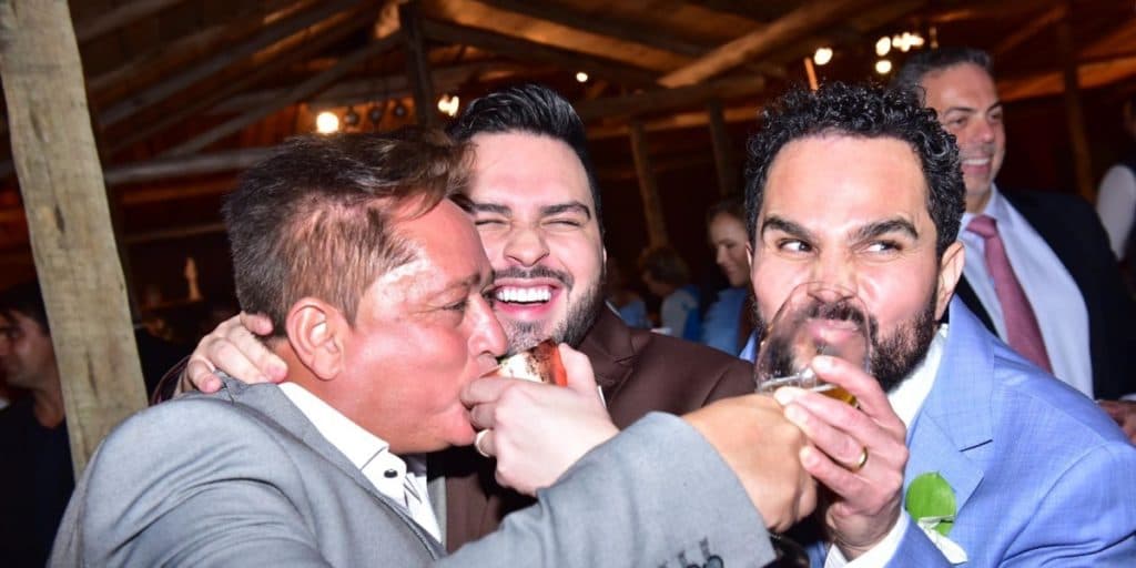 Leonardo e Luciano Camargo mostraram que são muito amigos
