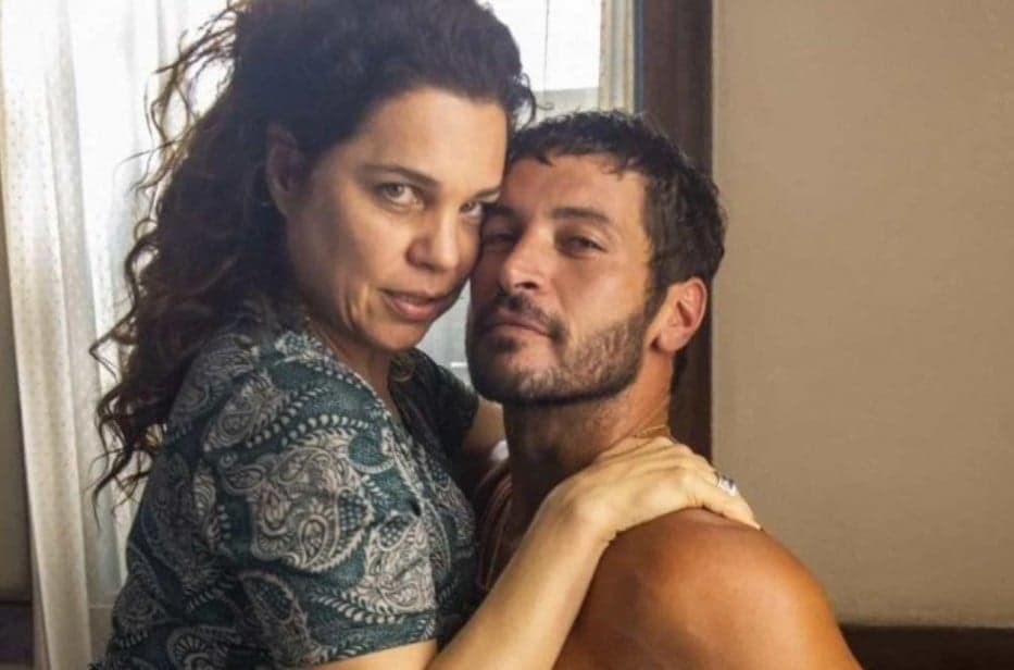 Pantanal: Levi descobre fetiche pelos pés de Bruaca e fazem sexo ardente; veja fotos
