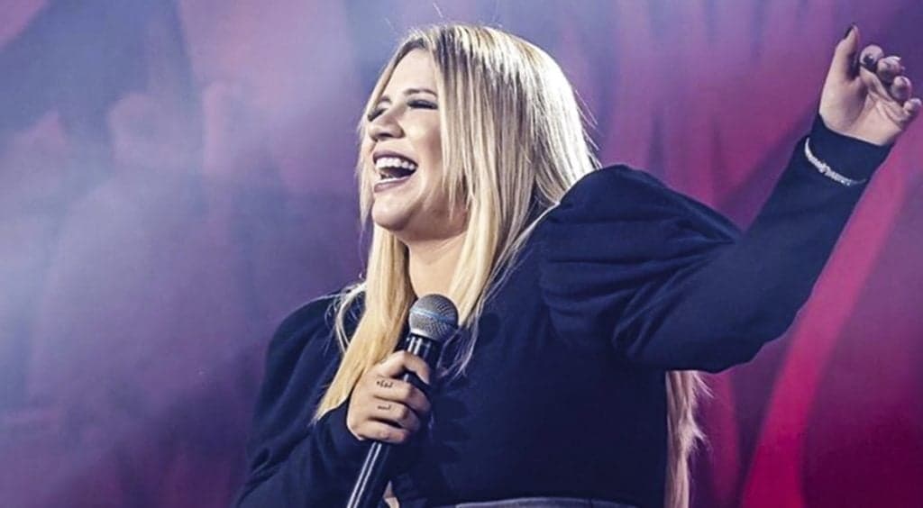 Exatos 7 meses após a morte de Marília Mendonça, Globo presta duas homenagens no mesmo dia