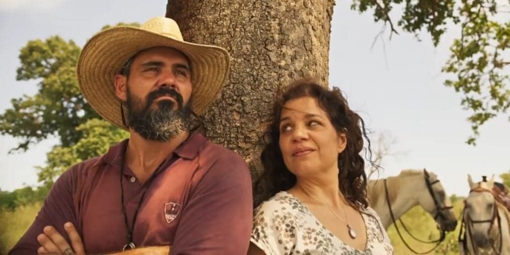 Pantanal: Louco de desejo, Alcides ameaça para transar de novo com Maria Bruaca; entenda