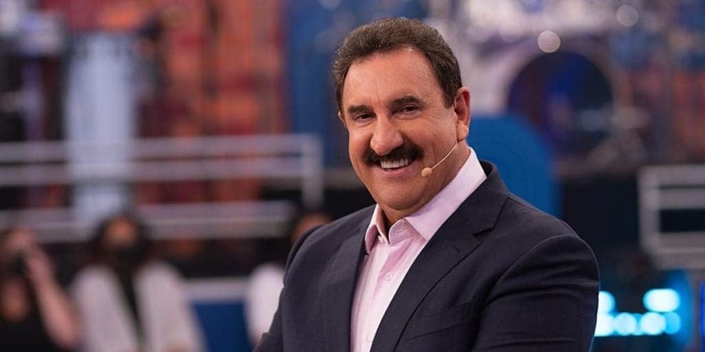 "Vai tomar no c*", Ratinho fica escandalizado com funcionário, ao vivo no SBT, ao ter vida sexual exposta