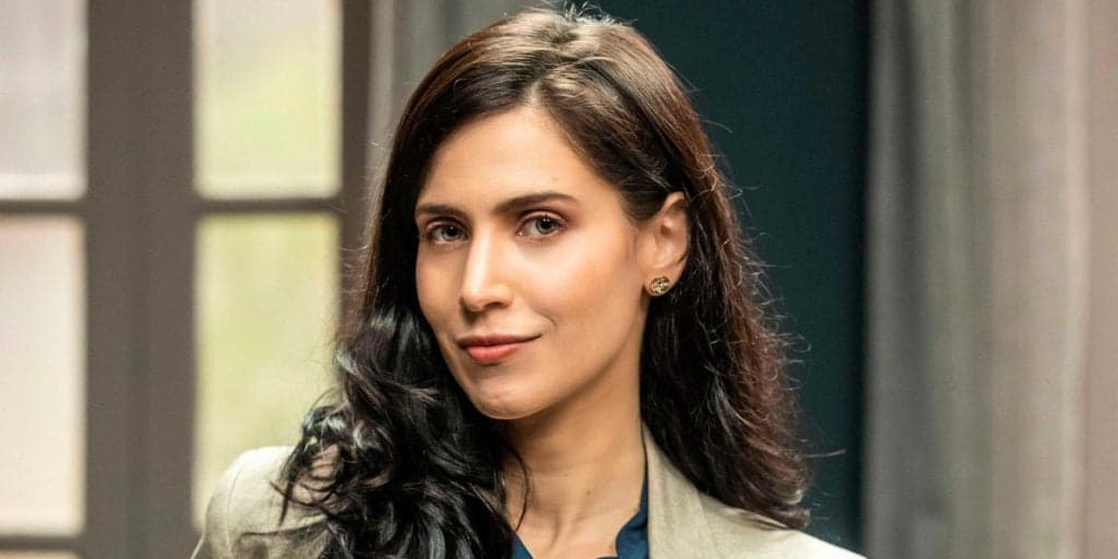 Cara e Coragem: Regina faz de tudo para se dar bem e trama plano para calar a boca de Leonardo
