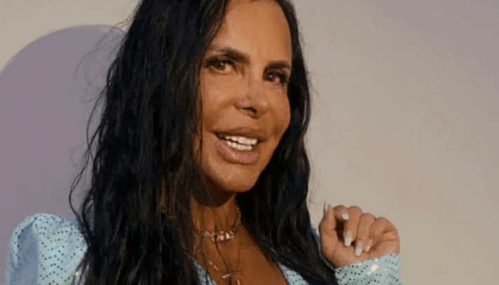 Gretchen se irrita com seguidora após ser chamada de peluda e detona: "É da sua conta?"