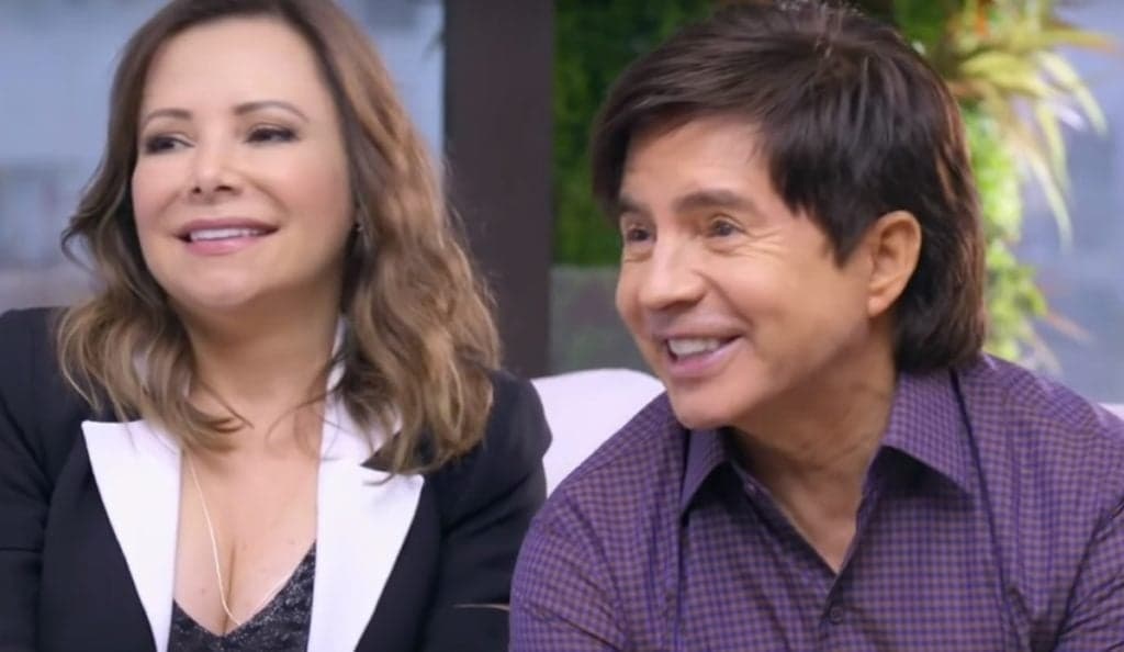 Xororó decidiu expor seus mais de 40 anos de união com Noely