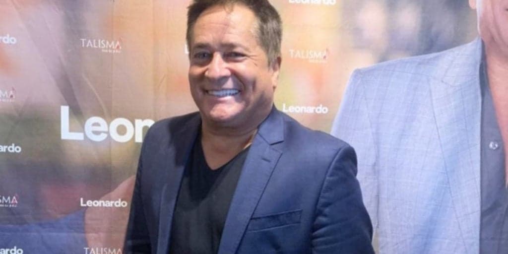 Leonardo surge fazendo xixi nas plantas em vídeo