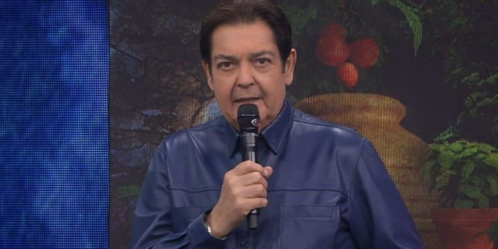 Faustão confirma saída em férias da Band