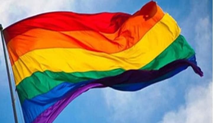 "Vermes", galã da Globo se assume gay e é atacado com mensagens de ódio