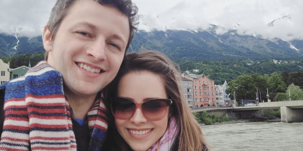 Marido de Sandy mostra mensagem que recebeu: "Vontade de morder esse teu pescoço"