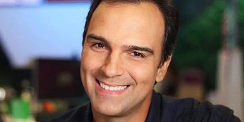 Tadeu Schmidt encontra Tiago Abravanel e registra momento