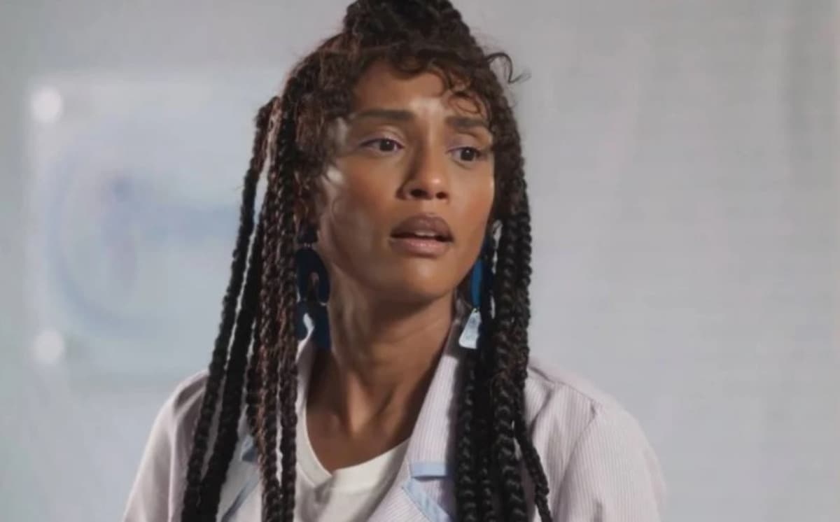 Anita (Taís Araujo) confessará que assumiu identidade de Clarice (Taís Araujo) no dia de crime em Cara e Coragem (Foto: Reprodução / Globo) Anita (Taís Araujo) confessará que assumiu identidade de Clarice (Taís Araujo) no dia de crime em Cara e Coragem (Foto: Reprodução / Globo)