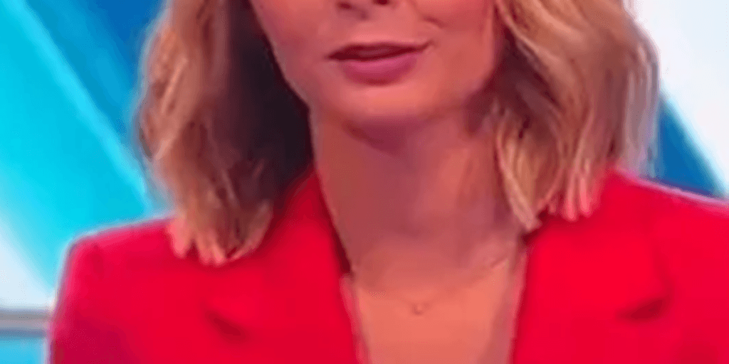 Ao vivo na TV, apresentadora tem mal súbito, desmaia no palco e seu estado de saúde é revelado