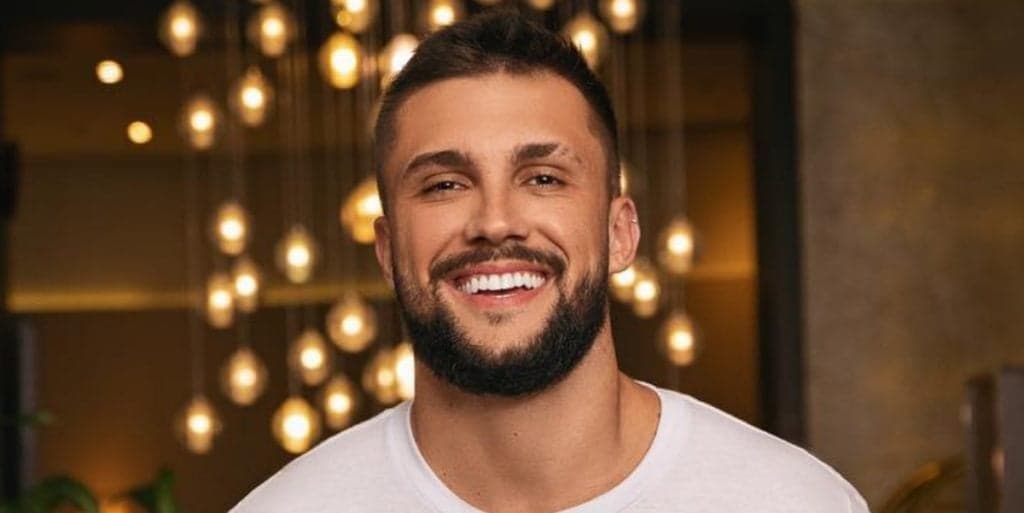 Arthur Picoli se declara a Caio Afiune