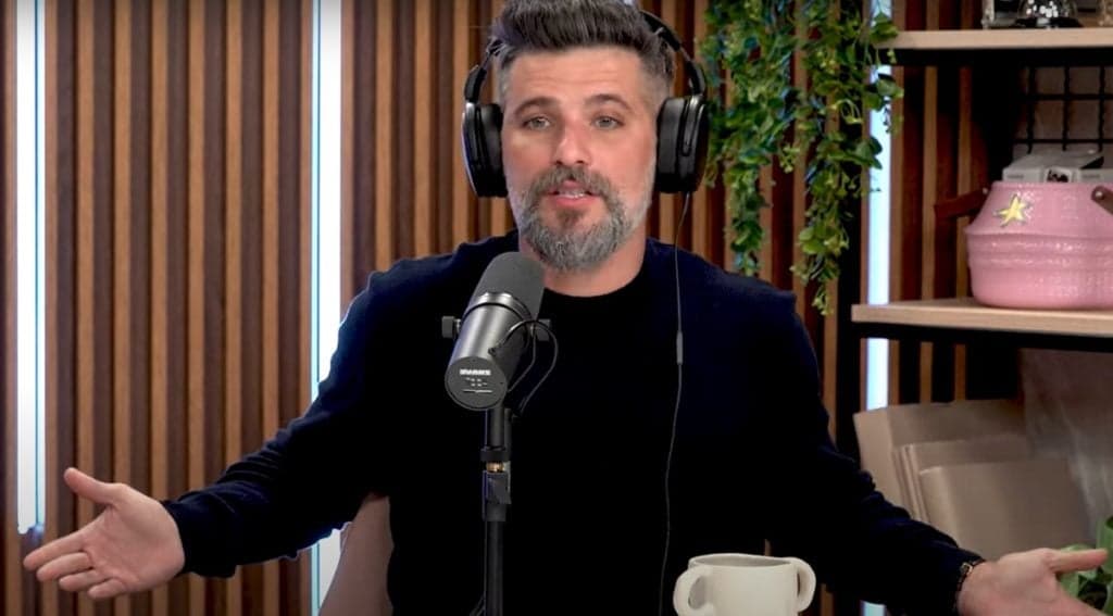 Escândalo: Bruno Gagliasso confirma surubão em Noronha, cita famosos e detona: "Eu não nego"