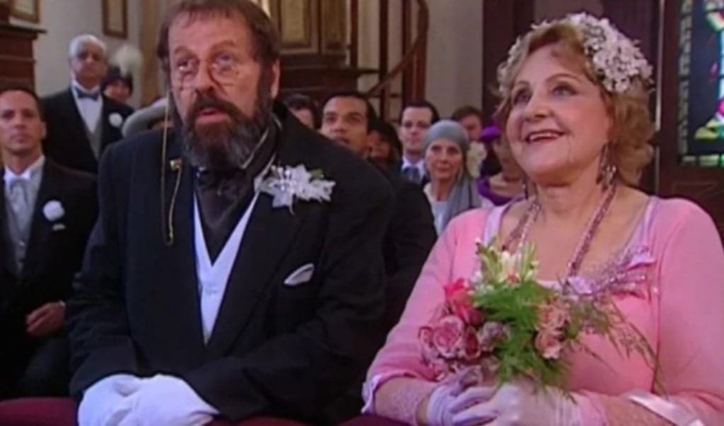 Joaquim morre no altar e Josefa passa vergonha sem conseguir dar o golpe do baú em O Cravo e a Rosa