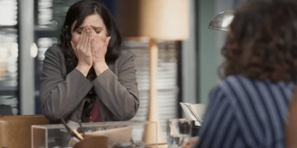 "Cara e Coragem": Regina sente o sabor da vingança, ganha Martha como aliada e Leonardo vai ao chão