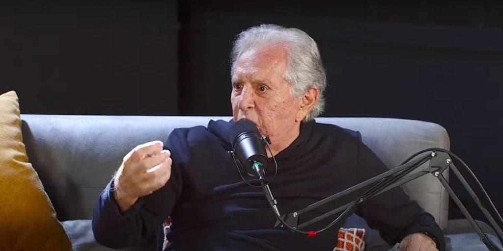 Esposa de Carlos Alberto toma atitude ao vivo, famoso fica em choque e empurra microfone: “Está falando sério?”