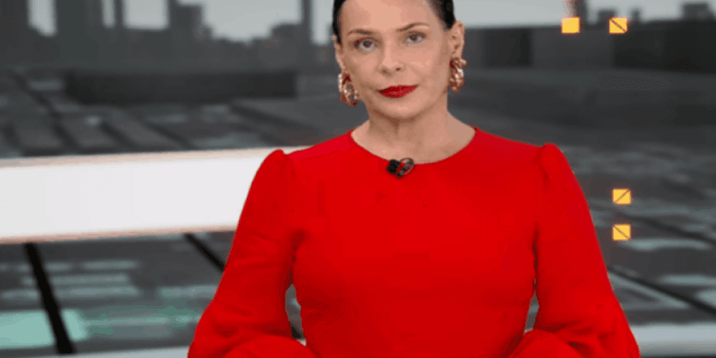 Carolina Ferraz entra às pressas na Record, fala sobre prisão de cantor famoso e polêmica com ator global: "Ameaças"