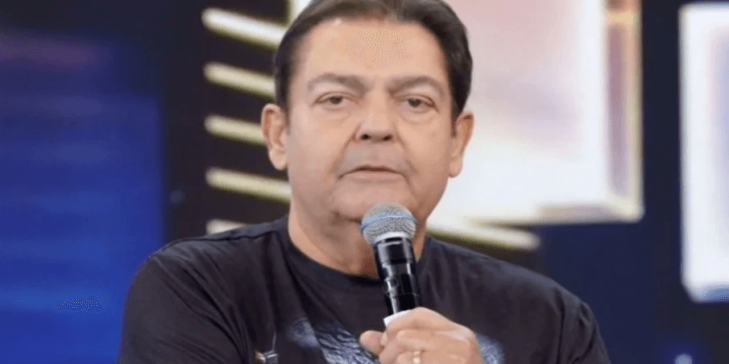 Faustão fica emocionado com depoimento na Band