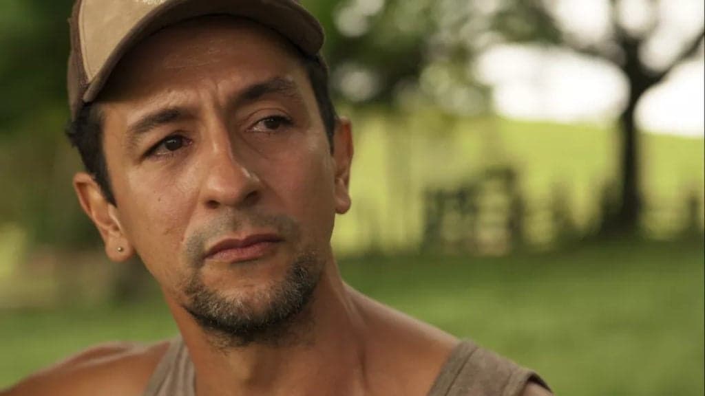 "Pantanal": José Lucas é baleado a mando de Tenório, Velho do Rio "incorpora médico" e salva peão na tapera de Juma