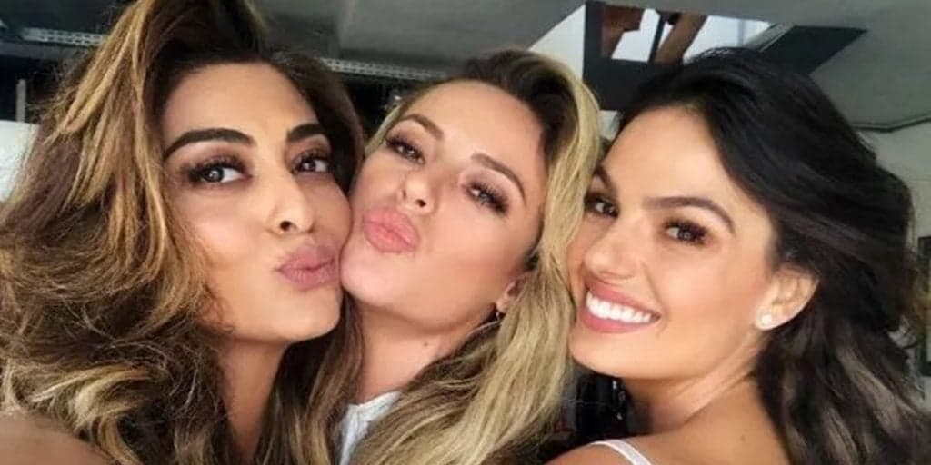 Juliana Paes não descarta possibilidade de ficar com mulher