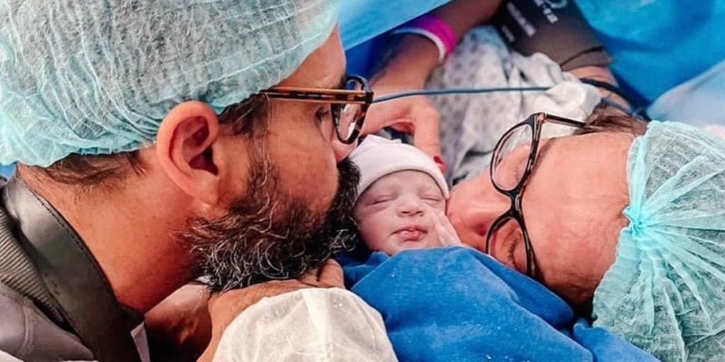 Filha de Juliano Cazarré tem estado de saúde atualizado após ser internada logo após o nascimento