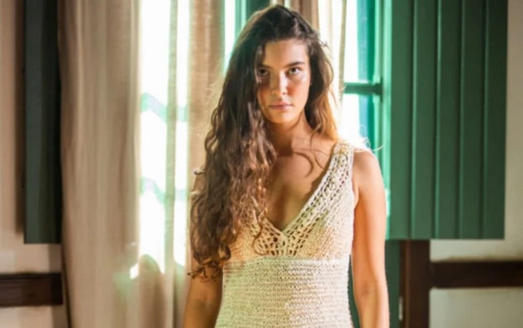 Nem vestido de noiva faz Juma miar mansinho em Pantanal e a menina-onça transforma casório em show de horror