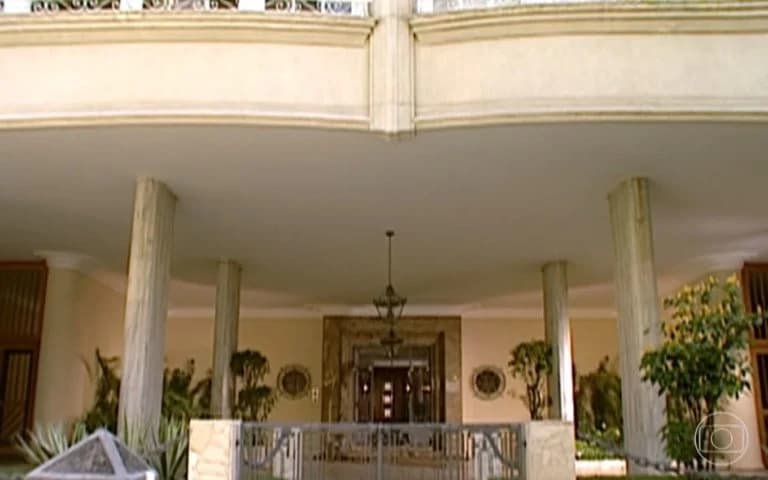 Hall de entrada do edifício onde Helena morava (foto: Reprodução) Hall de entrada do edifício onde Helena morava (foto: Reprodução)