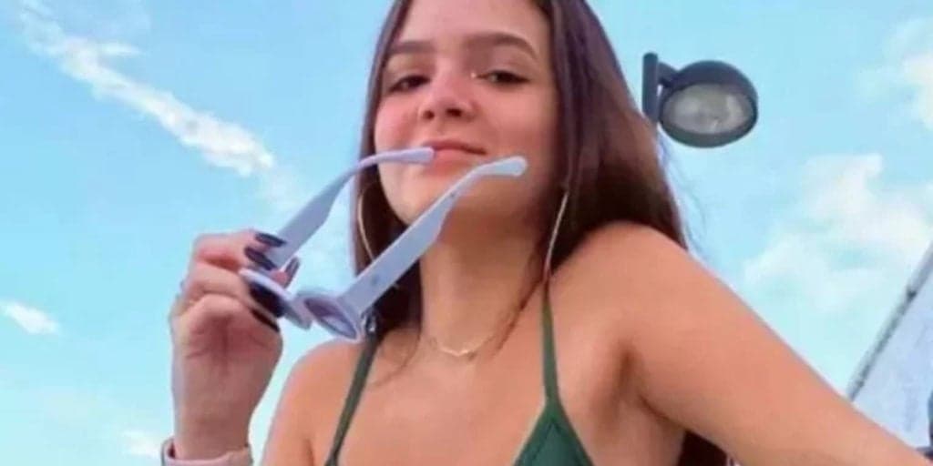 Mel Maia usa micro biquíni fio dental, mostra marquinha e arranca elogios dos rapazes: "Sem condições"