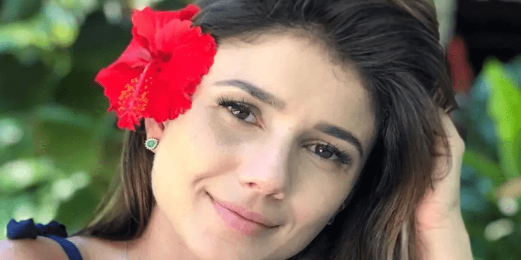 Paula Fernandes curte viagem internacional
