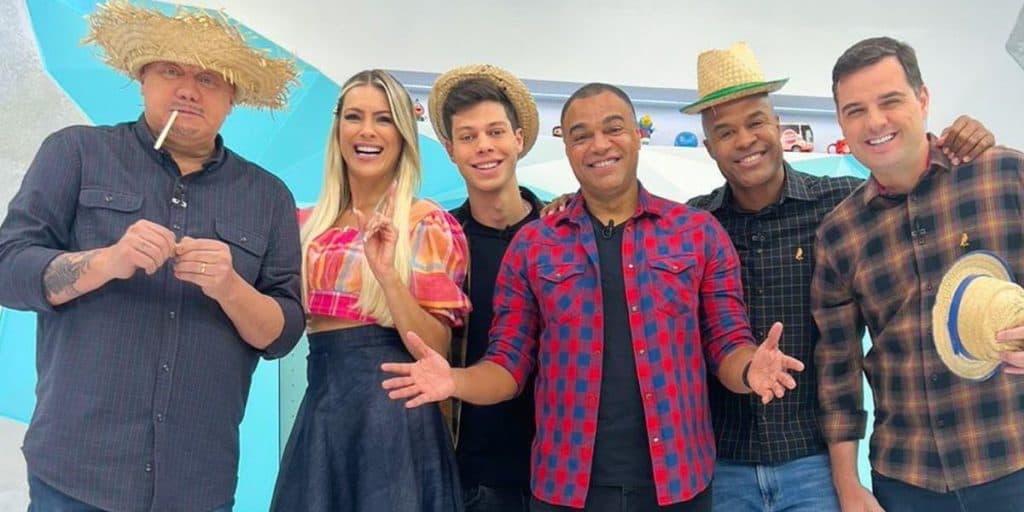 Comentarista diz o que sentiu ao ser escolhido por Renata Fan