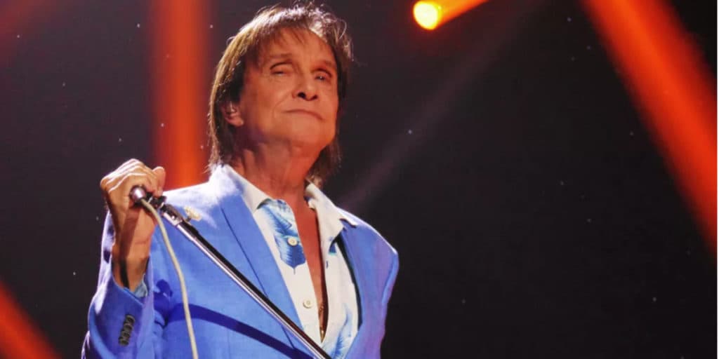 Roberto Carlos publica foto novinho, surge irreconhecível e revela passado desconhecido: "Todas as noites"