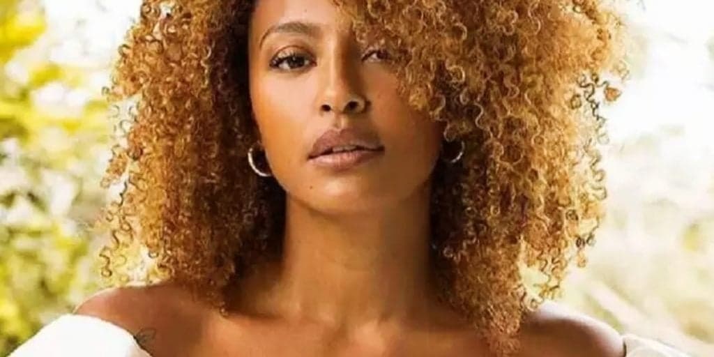 Globo "toma" vergonha na cara, volta atrás em demissão e Sheron Menezzes vira protagonista de nova novela