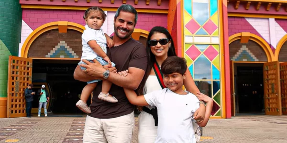 Simone, Kaká e os filhos do casal - Foto: Reprodução