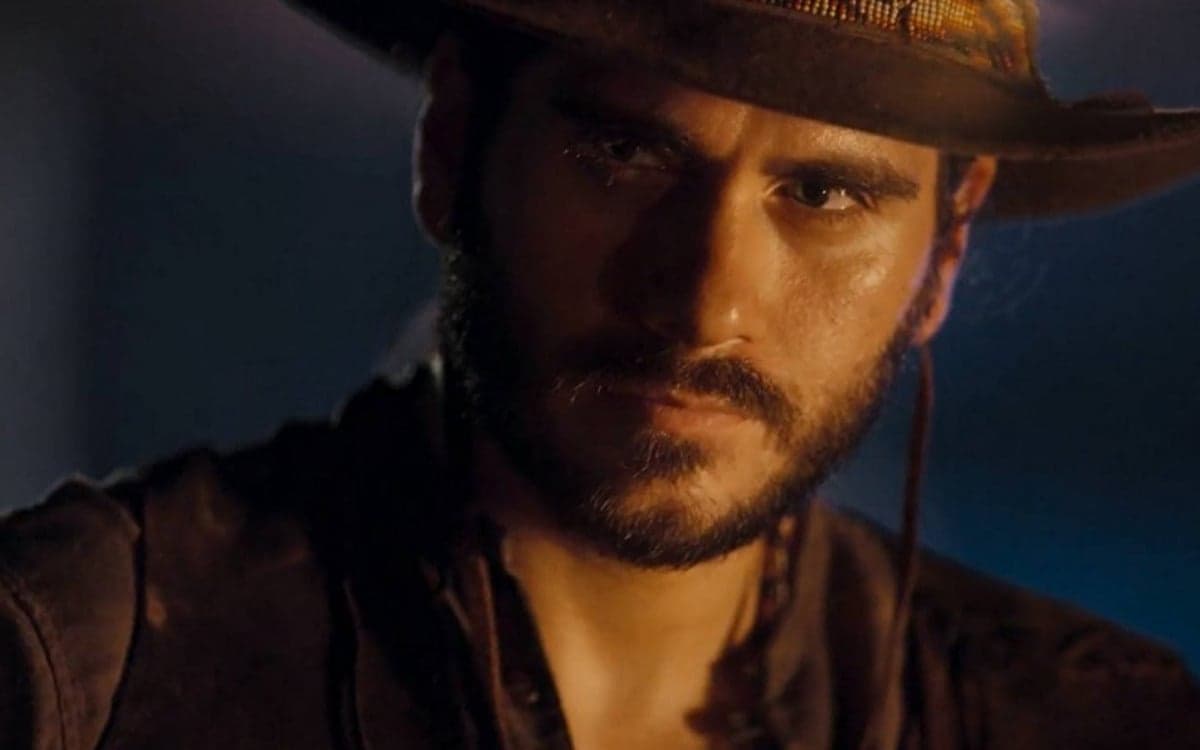 Trindade (Gabriel Sater) desaparecerá de maneira sobrenatural em Pantanal, novela das nove (Foto: Reprodução / Globo)