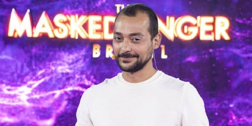 Eduardo Sterblitch aparece em foto rara ao lado da amada