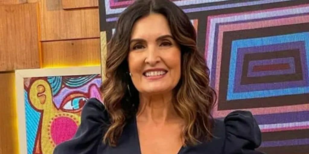 Fátima Bernardes aposta em novo visual, surge ainda mais linda e surpreende: "O tempo mudou e eu também"