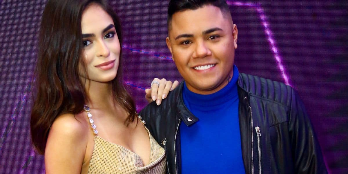 Felipe Araújo e a namorada Lara Prado