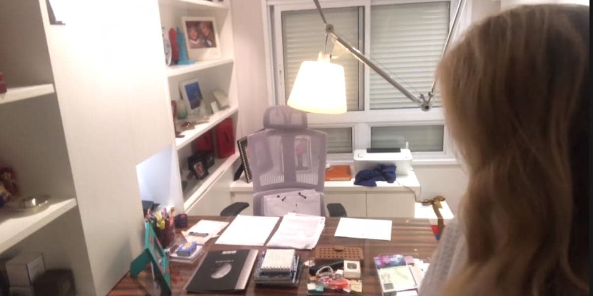 Escritório da mansão de Ticiane Pinheiro e César Tralli (Foto Reprodução/Youtube)