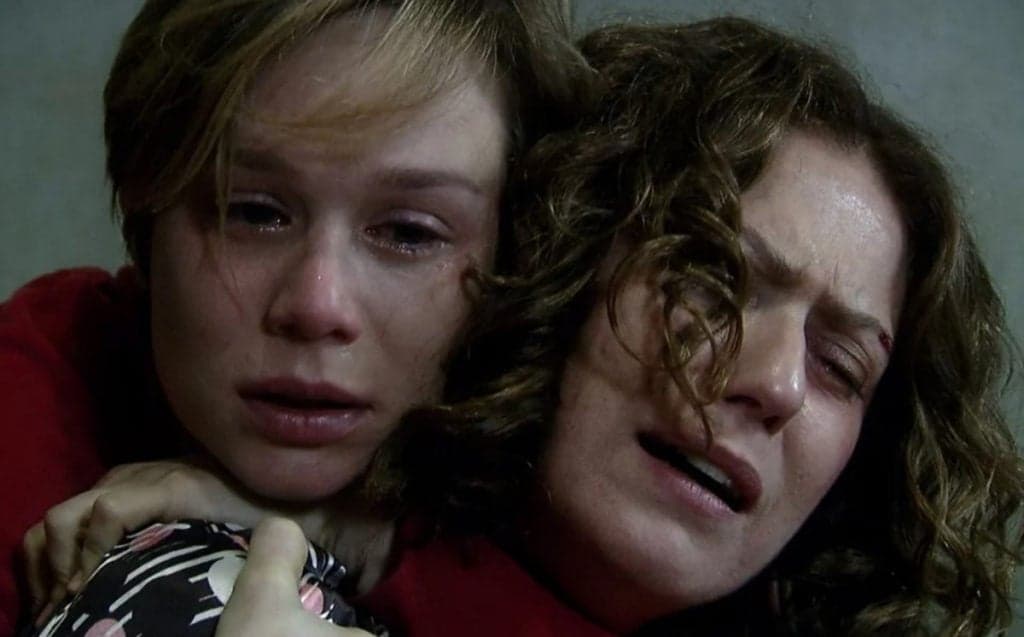 A Favorita - Flora arma plano macabro, sequestra Lara e aterroriza a filha em cativeiro