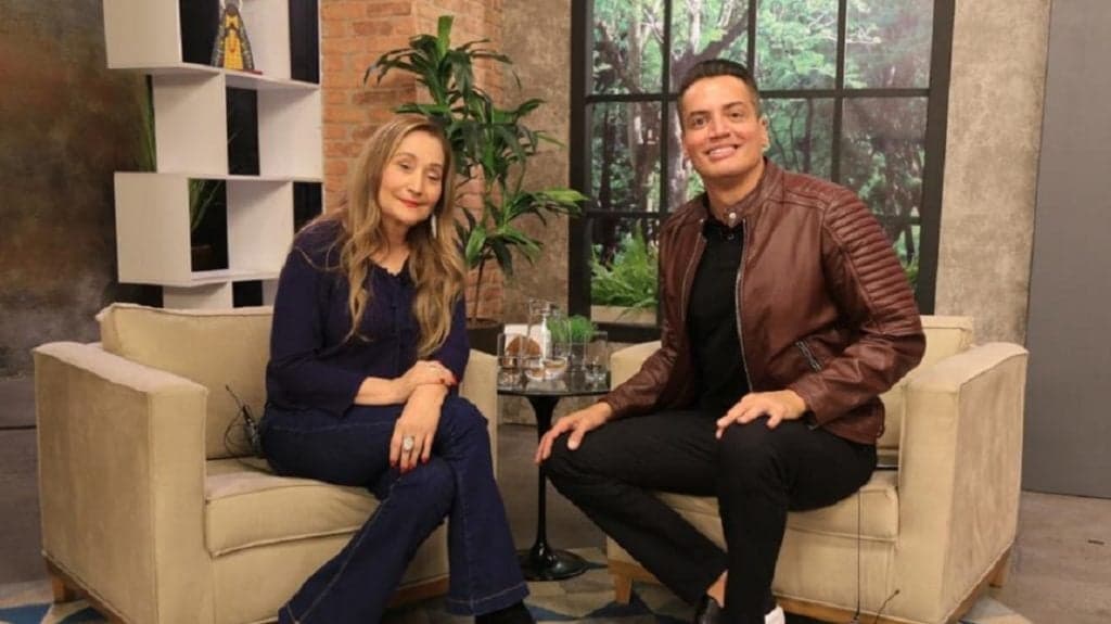 Léo Dias pede desculpas à Sônia Abrão após anos de concorrência e indiretas na TV: "Maturidade"