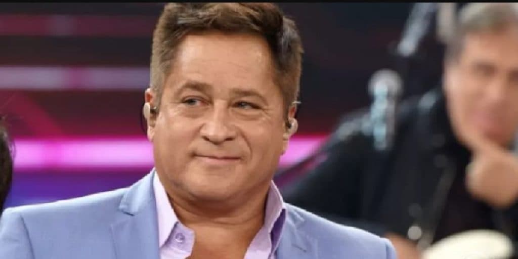 Leonardo, sofrendo com ressaca após show, lamenta em vídeo: “Nunca tinha acordado desse jeito”