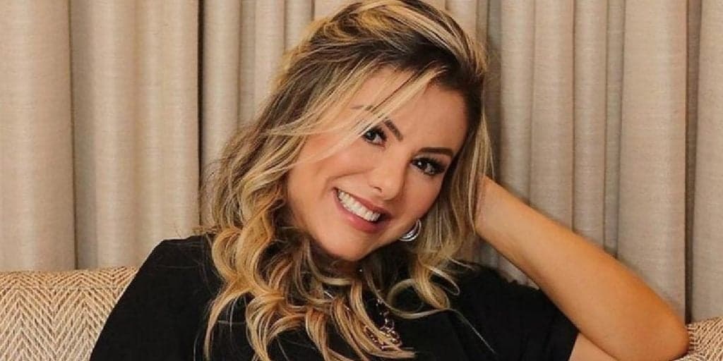 "Em hipótese alguma'', Poliana Rocha, esposa de Leonardo, faz desabafo e confirma: "Situações da vida''