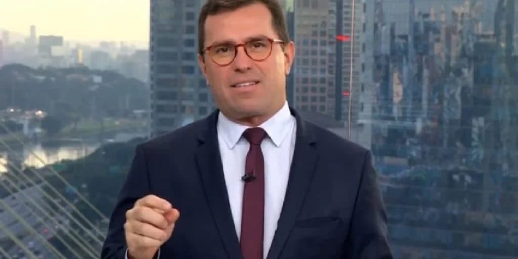 Rodrigo Bocardi recebe elogio por lavar a louça